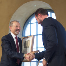 8. juni: Kronprinse Haakon overreker Holbergprisen til professor Stephen Greenblatt. Foto: Marit Hommedal / NTB scanpix